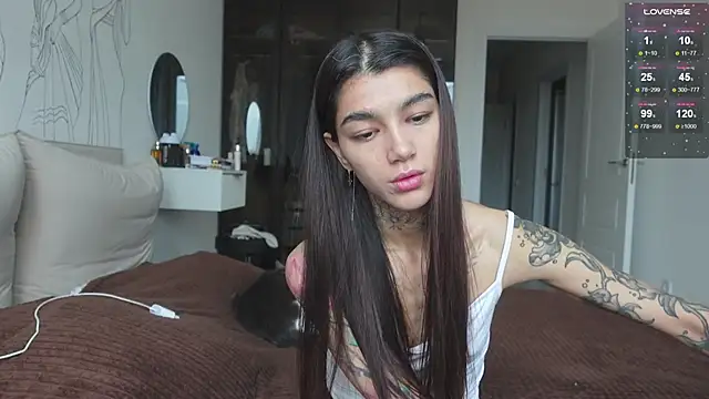 Snapshot of vinkitinkii chatting on 23, 10, 2025 vinkitinkii online show from 23, 10, 2025