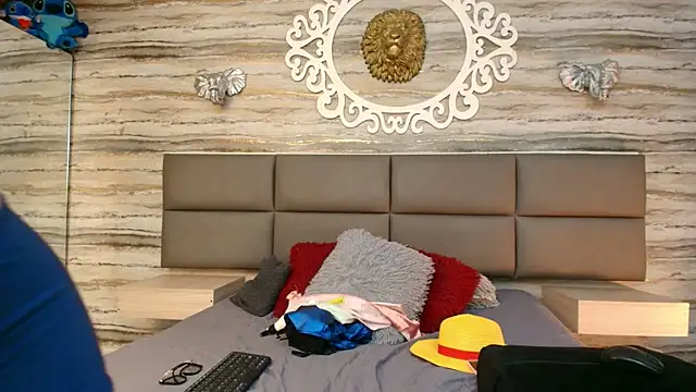 yungelitamor  online show from 1, 12, 2025