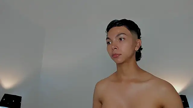 xhenisa  online show from 8, 1, 2026