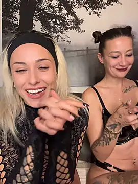 Snapshot of petrouchkaaa_ chatting on 13, 2, 2025 petrouchkaaa online show from 13, 2, 2025