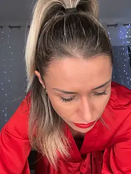 petrouchkaaa  online show from 4, 11, 2025