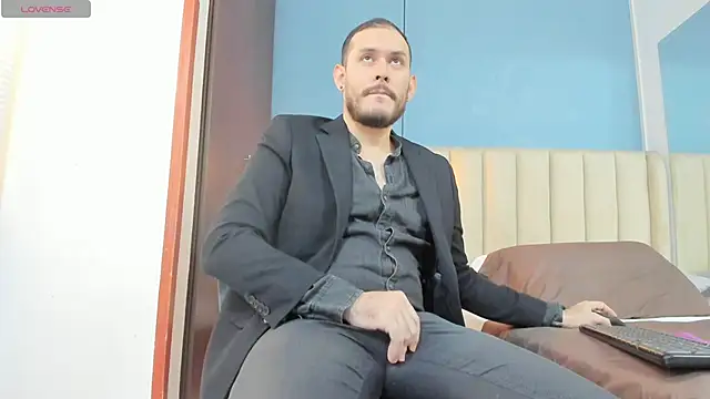 jeanpiere  online show from 9, 11, 2025