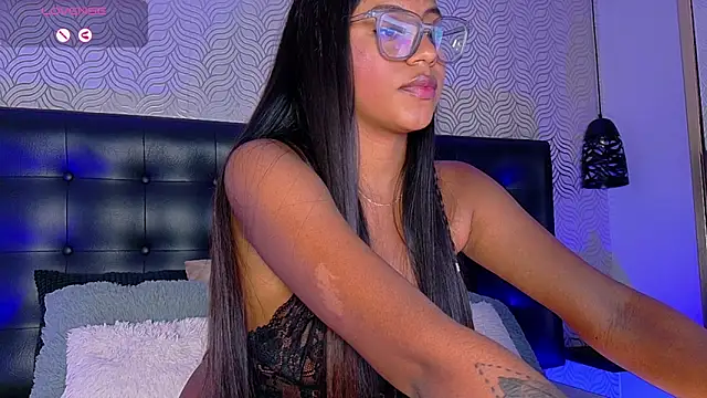 Snapshot of charlotteeruss chatting on 17, 3, 2025 charlotteeruss online show from 17, 3, 2025