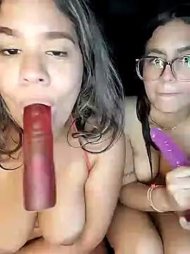 LarissaGaby01 online show from 8, 2, 2025