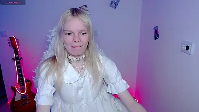 Snapshot of Emily_Nyaffee chatting on 6, 3, 2026 Emily Nyaffee online show from 6, 3, 2026