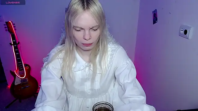 Snapshot of Emily_Nyaffee chatting on 7, 3, 2026 Emily Nyaffee online show from 7, 3, 2026