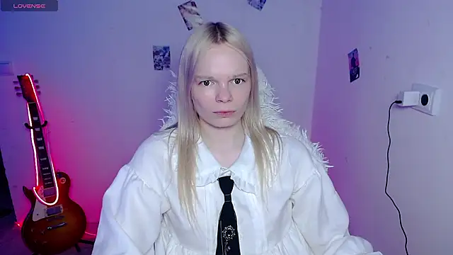 Snapshot of Emily_Nyaffee chatting on 9, 3, 2026 Emily Nyaffee online show from 9, 3, 2026