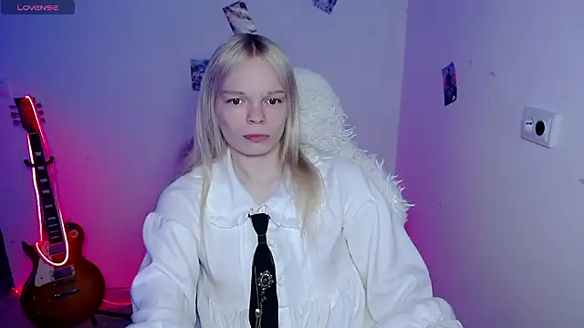Snapshot of Emily_Nyaffee chatting on 10, 3, 2026 Emily Nyaffee online show from 10, 3, 2026
