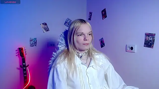 Snapshot of Emily_Nyaffee chatting on 23, 3, 2026 Emily Nyaffee online show from 23, 3, 2026