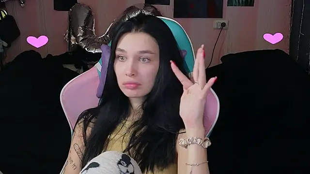 Snapshot of Amanda_Tender chatting on 2, 2, 2025 Amanda Tender online show from 2, 2, 2025