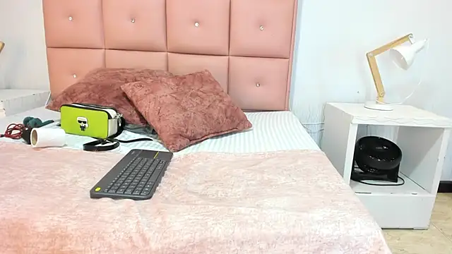 lhiamfit online show from 9, 11, 2025