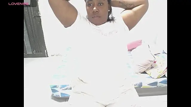 Snapshot of thickebonymilfF chatting on 1, 12, 2025 thickebonymilfF online show from 1, 12, 2025