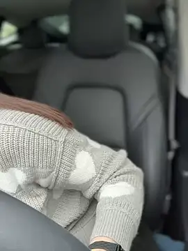 LadyLena1 online show from 4, 2, 2025