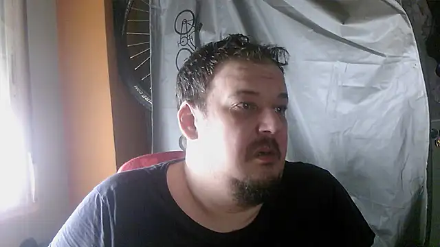 Snapshot of porkorossy chatting on 20, 4, 2026 porkorossy online show from 20, 4, 2026