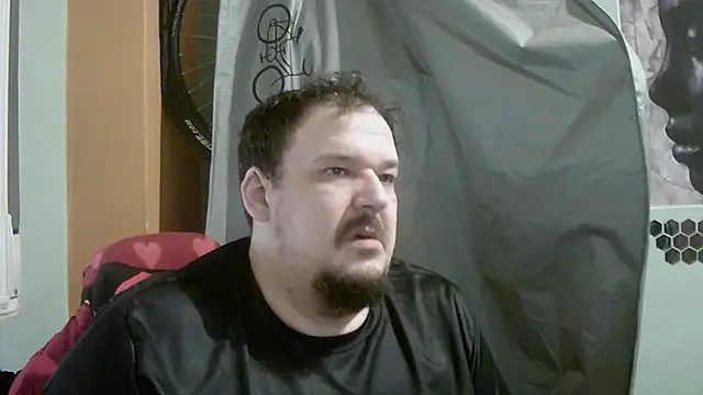 Snapshot of porkorossy chatting on 29, 4, 2026 porkorossy online show from 29, 4, 2026