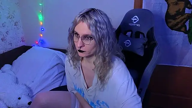 Lori Myaf online show from 15, 1, 2026