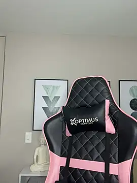 DianaHopson online show from 5, 2, 2025