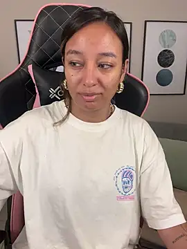 DianaHopson online show from 5, 3, 2025