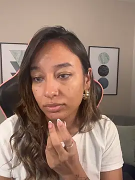 DianaHopson online show from 13, 3, 2025