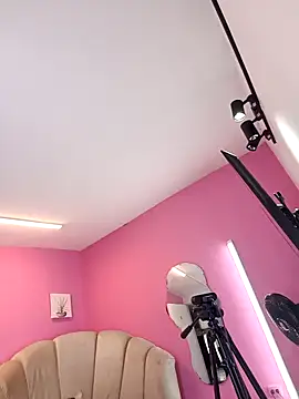 Shanelle   online show from 12, 11, 2025