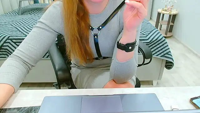 Snapshot of EveLove33 chatting on 25, 4, 2026 EveLove33 online show from 25, 4, 2026
