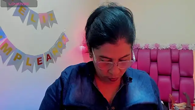 Snapshot of desire_matture chatting on 2, 2, 2025 desire matture online show from 2, 2, 2025