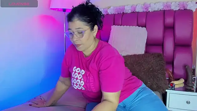 Snapshot of desire_matture chatting on 11, 3, 2025 desire matture online show from 11, 3, 2025