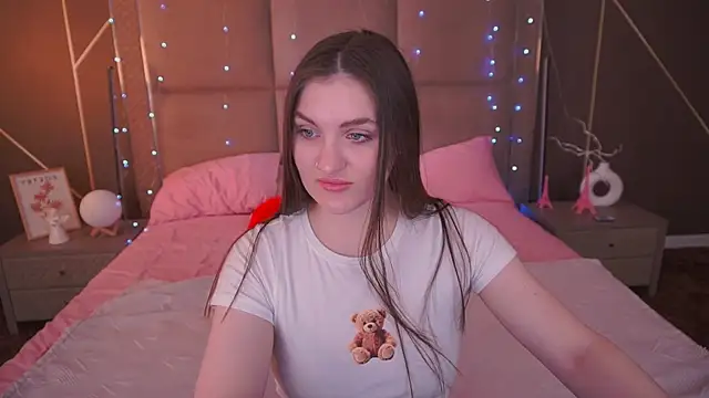 Snapshot of EmmyCharmm chatting on 18, 3, 2026 EmmyCharmm online show from 18, 3, 2026