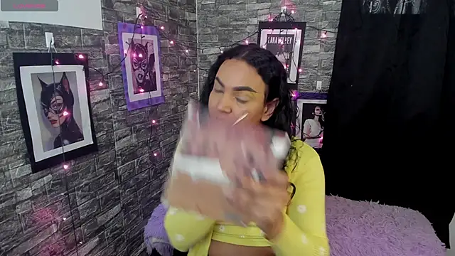 Andrys  online show from 5, 12, 2025