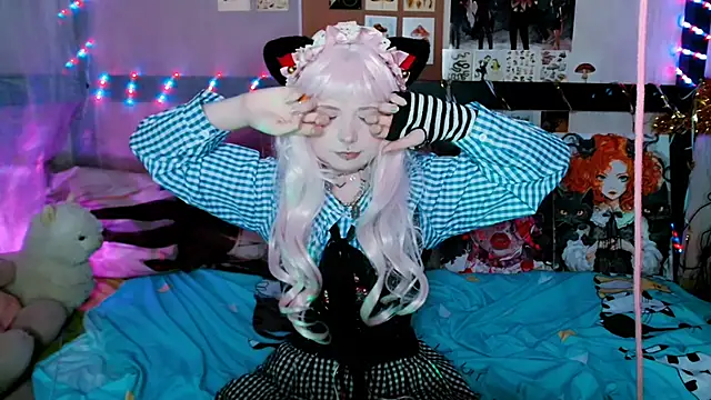 Usagi Blush  online show from 28, 2, 2025