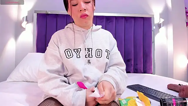 SaraRiley online show from 11, 9, 2025