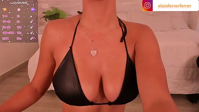 Snapshot of Alaia_Ferrer_ chatting on 3, 2, 2025 Alaia Ferrer online show from 3, 2, 2025