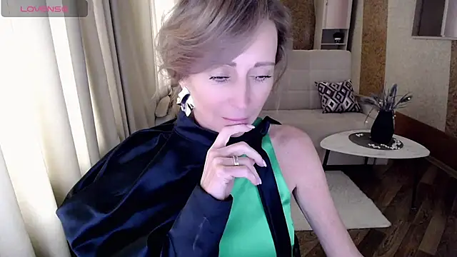 Snapshot of HornyMilf_777 chatting on 2, 2, 2025 HornyMilf 777 online show from 2, 2, 2025
