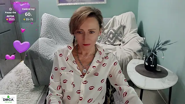 Snapshot of HornyMilf_777 chatting on 22, 10, 2025 HornyMilf 777 online show from 22, 10, 2025