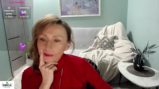 Snapshot of HornyMilf_777 chatting on 31, 10, 2025 HornyMilf 777 online show from 31, 10, 2025