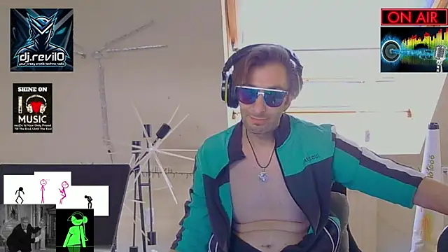 Snapshot of RevilO1180 chatting on 18, 4, 2026 RevilO1180 online show from 18, 4, 2026