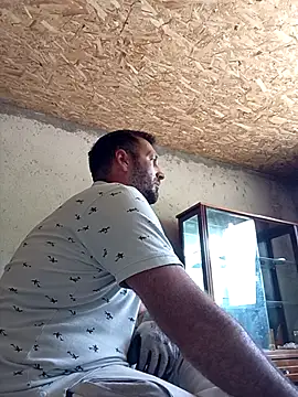 Snapshot of florin421 chatting on 25, 4, 2026 florin421 online show from 25, 4, 2026