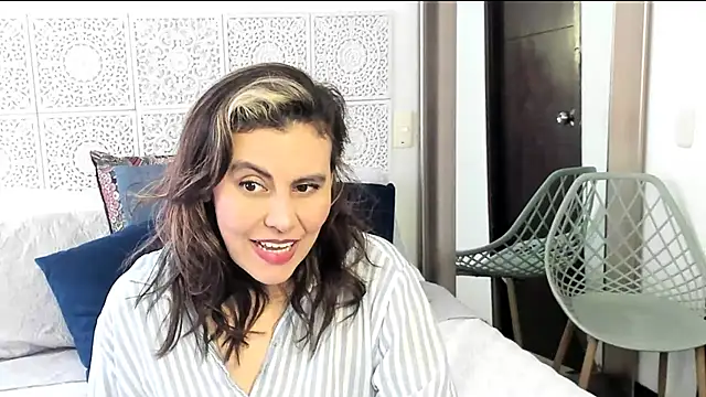 Snapshot of V_monse chatting on 9, 2, 2025 V monse online show from 9, 2, 2025