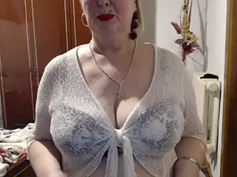 Secretfox online show from 6, 1, 2025