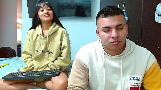 Snapshot of 2ScarletandRyan8 chatting on 2, 12, 2024 2ScarletandRyan8 online show from 2, 12, 2024
