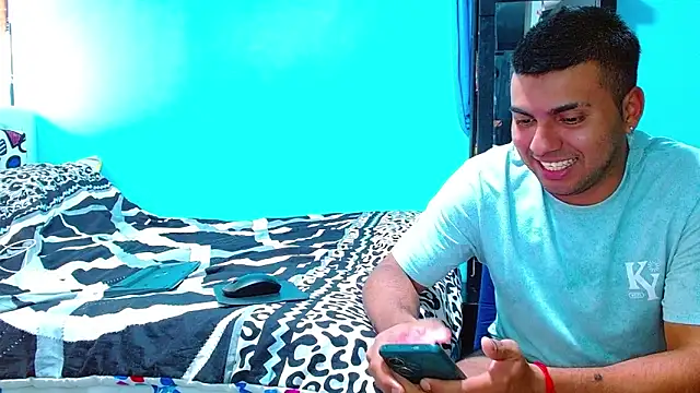Snapshot of 2ScarletandRyan8 chatting on 26, 1, 2025 2ScarletandRyan8 online show from 26, 1, 2025