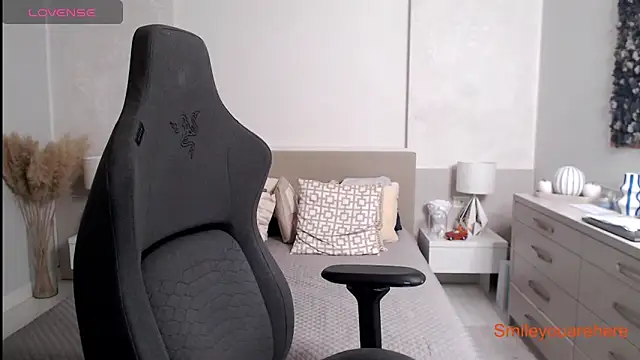 Smileyouarehere online show from 21, 10, 2025