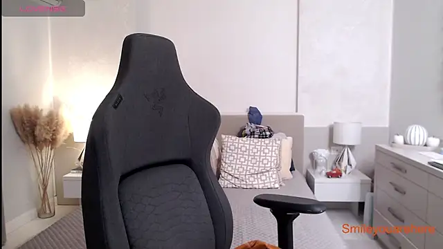 Smileyouarehere online show from 22, 10, 2025