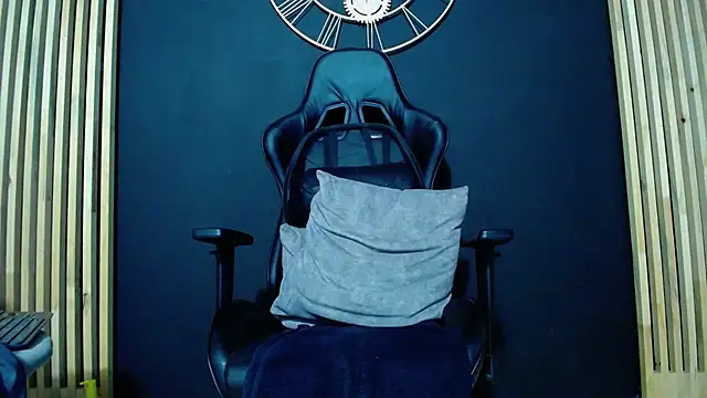 Snapshot of Maxxxpowerful chatting on 4, 3, 2025 Maxxxpowerful online show from 4, 3, 2025