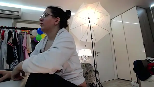 Snapshot of ILoveToFeelU chatting on 20, 1, 2025 ILoveToFeelU online show from 20, 1, 2025