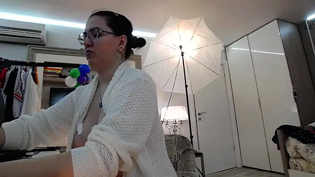 Snapshot of ILoveToFeelU chatting on 23, 2, 2025 ILoveToFeelU online show from 23, 2, 2025