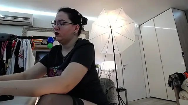 Snapshot of ILoveToFeelU chatting on 3, 3, 2025 ILoveToFeelU online show from 3, 3, 2025