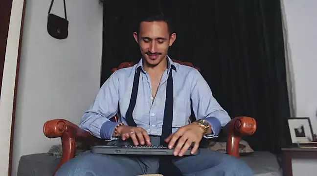 HomeAloneK online show from 10, 2, 2025