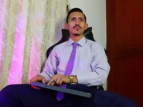 Snapshot of HomeAloneK chatting on 7, 5, 2026 HomeAloneK online show from 7, 5, 2026
