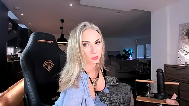 GoddessElizabethX online show from 17, 12, 2024